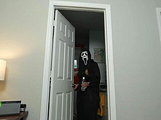 Ghostface fucker gives halloween surprise in pov doggystyle 😈