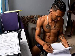 Avisei Que Ia Gozar Dentro e Ela Não Acreditou, Buceta Pingando