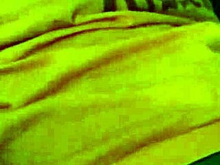 19岁骚妹吞大黑屌深喉口爆