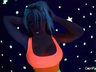 嘿瞧Capri Cavanni和Jayden Jaymes幕后淫玩！