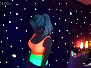 嘿瞧Capri Cavanni和Jayden Jaymes幕后淫玩！