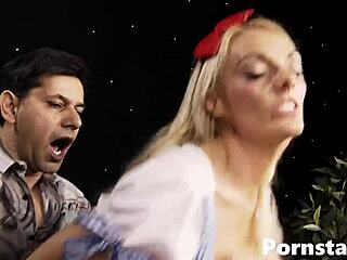 大奶性感护士Stacey Saran骑鸡巴超猛