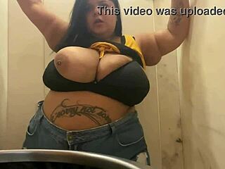 I love showing off in public bathroom - Mary Jhuana