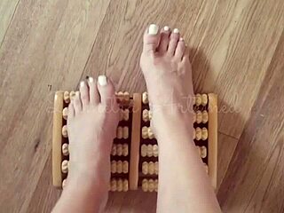 Foot care turned erotic: A sensual foot massage experience