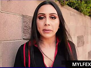 Flirty MILF Lilly Hall compelled by stranger