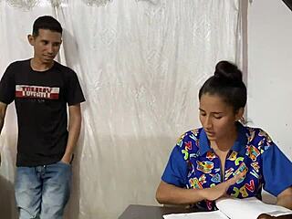 Follo Con La Profesora Para Que Me Suba Las Notas Y No Poder Reprovar El Año Escolar