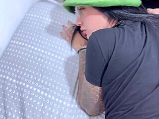 Soquei Na Bucetinha Da Novinha Gamer Enquanto Ela Jogava