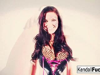 肯达尔性感身体挑逗撩人