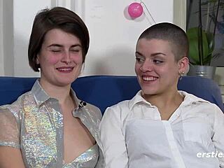 hey, tumpie and luna are having hot lesbian sex!