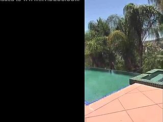 Felicity Feline shows her ass while dancing on set