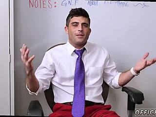 XXX意大利直男变基佬操十八岁青年 两个巨屌狂干