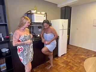 Chamamos O Vizinho Pra Abrir O Pote De Doce E Ele Abriu Meu Cu Sheer E Red