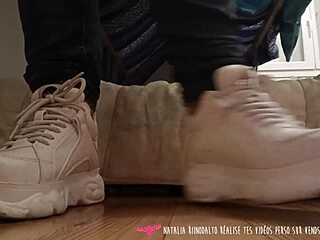 Vends-Ta-Culotte - Jolie Amatrice Française À Chaussettes Se Branle Jusqu'à L'orgasme - Natalia Riinodalto 😍