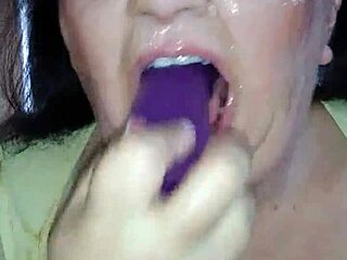 Thick lady shows off her gagging skills with toys