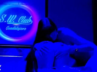 Rich Lesbian Action In Guadalajara Swinger Club