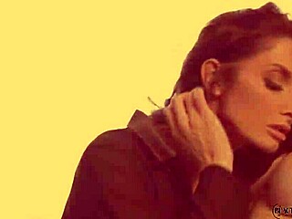 嘿宝贝今晚来和我剪刀腿磨逼？