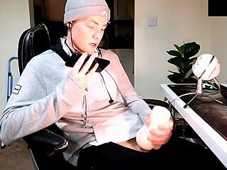 masturbating hard while chatting dirty on the phone