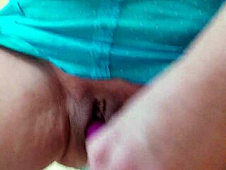 laly prin plays with her pink dildo