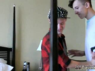 看年轻小哥接吻搞基同性做爱