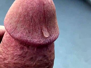 want to see my mature tits on this hot day?