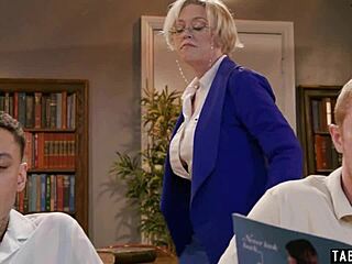 Dee Williams Double Penetrated by Two Big Cocks