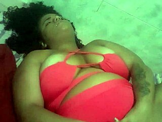 novinha enjoys a relaxing solo touch in her room