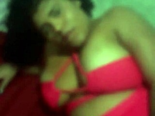 novinha enjoys a relaxing solo touch in her room