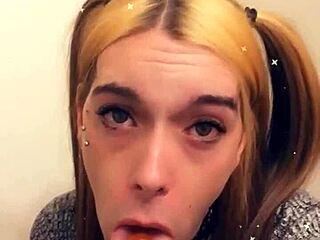 Pretty tranny wants to suck you off.