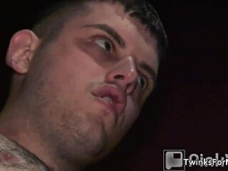 饥渴gay小鲜肉口爆硬干群P