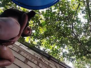 Hey Elimartinexx, show us more of that solo orgasm magic in your latest clip!