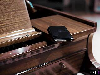 kyler quinn caught masturbating by step mom, starts family session