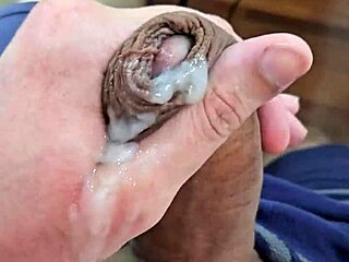 penis grosso drives me wild with brazilian twink heat