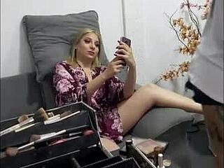 lins getting ready to film a scene for gostosas video