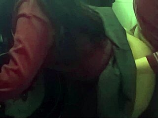 C�mara graba a alumnos en el ba�o del instituto encontramos un ba�o solo cogiendo con alumna en el ba�o video casero