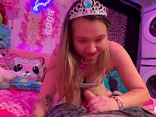 Stepsister Mia Kay gives best head