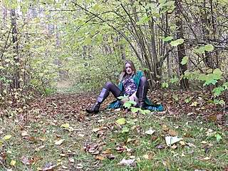 Bree Haze Masturbates in Forest?