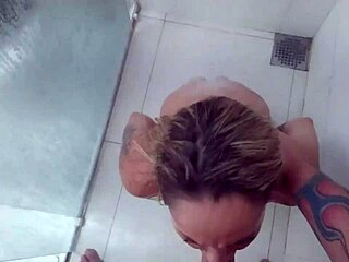 Amo Comer Cu No Banho With Petite Anal Creampie