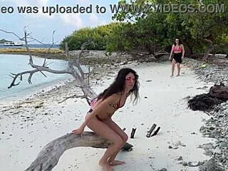 Katty’s outdoor golden shower experience on the beach