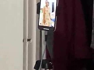 i connect with fans backstage as a mature latina