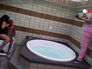 can a tattooed novinho with big cock satisfy this latina coroa experiente like wallif santos on xvideos red?