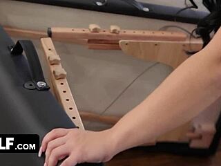 payton preslee's curvy milf body sliding on monster bbc in oily nuru massage