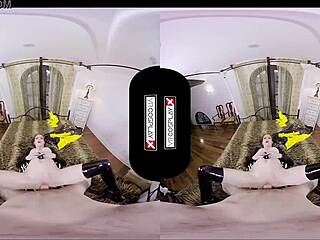 Batgirl cosplay slut fucks silly!