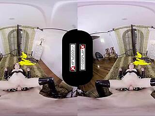 Batgirl cosplay slut fucks silly!