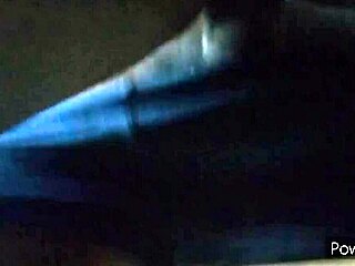 sweetlipskitty shows off her curves