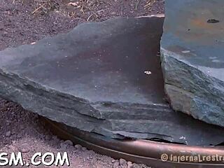 欧洲贱货极端SM POV猛操口爆兔子玩具！