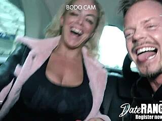 英国巨乳金发老板Rebecca Jane Smyth女王调教