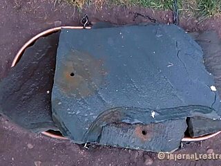 欧洲贱货极端SM POV猛操口爆兔子玩具！