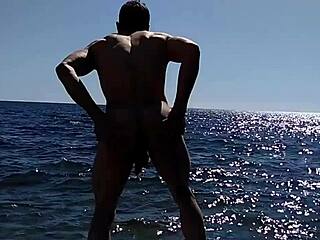 check out this nudist compilation with bodybuilders and handjobs 😎
