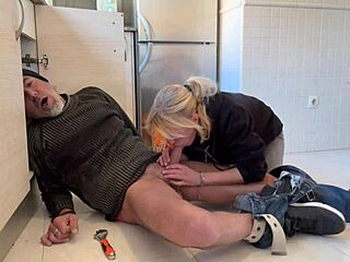 Hot wife sneaks a deepthroat to plumber in kitchen, surprising finish