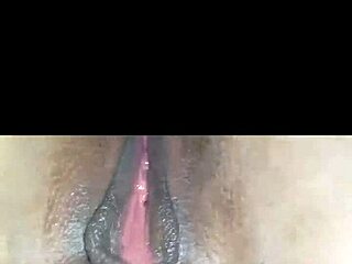 MEXICAN BEAUTY REACHES ORGASM THROUGH VAGINA STIMULATION